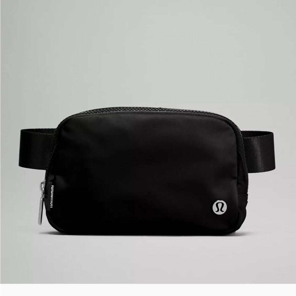 Lululemon Everywhere Belt Bag